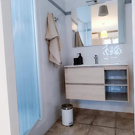 Pierre Blanche Apartment *